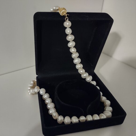 Freshwater Cultured Pearl Necklace - Picture 3 of 4